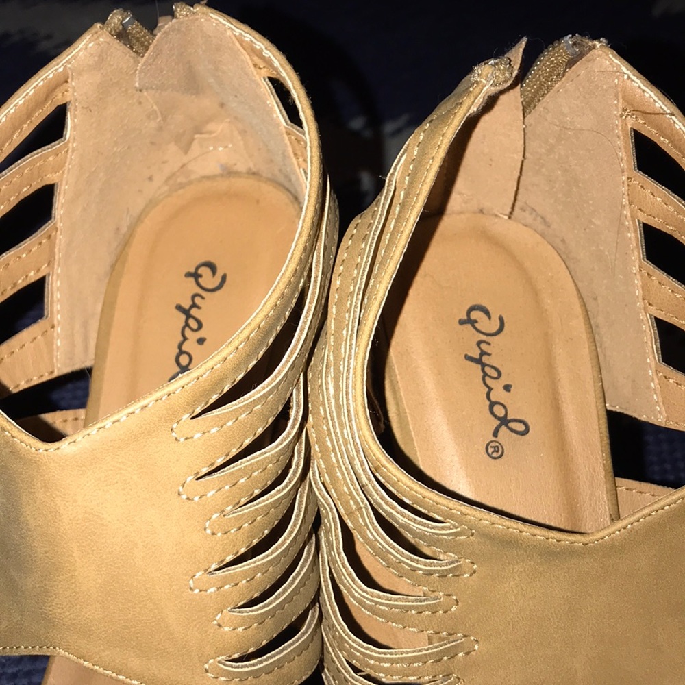 Heels - Picture 3 of 4